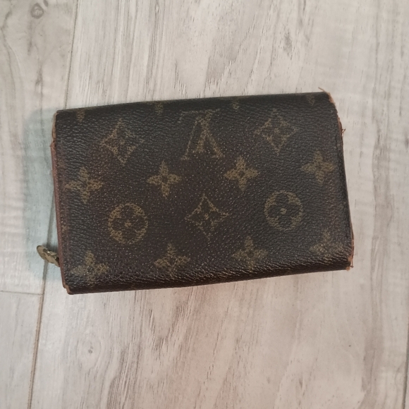 Louis Vuitton, Brown MonoTresor Bi-Fold Zip Wallet - Picture 2 of 13